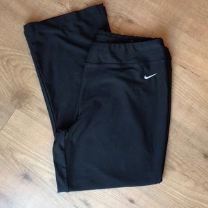 3/$20 Nike Fit Dry Cropped Yoga Pants Leggings Med